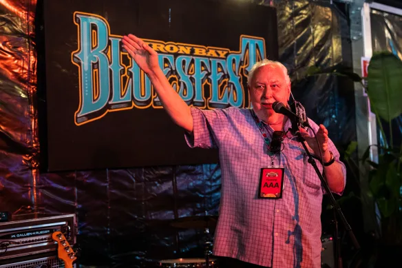 Le directeur du Bluesfest, Peter Noble, n'a fait aucun commentaire depuis l'effondrement du festival. 