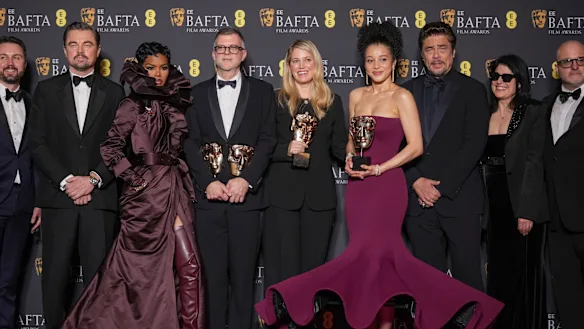 Le casting de « One Battle After Another » aux BAFTA le mois dernier : Leonardo DiCaprio (deuxième à gauche) est à côté de Teyana Taylor ; Chase Infiniti et Benicio del Toro sont 6e et 7e en partant de la gauche.