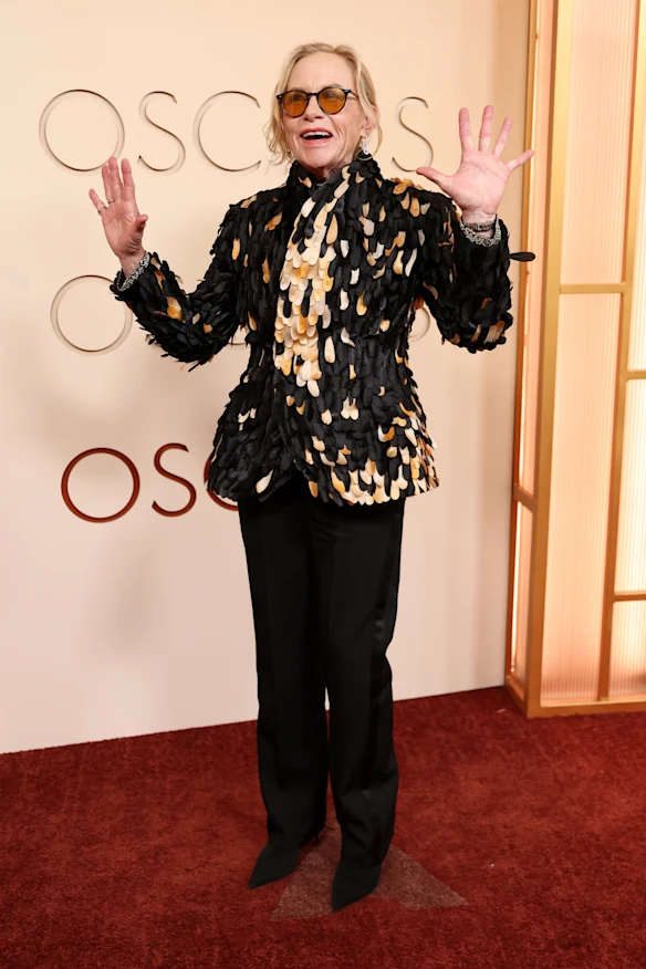 Amy Madigan en Dior.