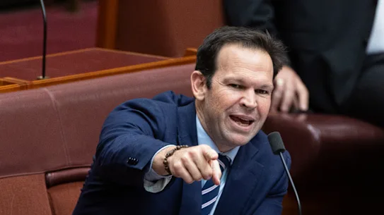 Matt Canavan est un passionné de politique, qui préfère passer ses soirées à Canberra chez lui à lire des rapports économiques. 