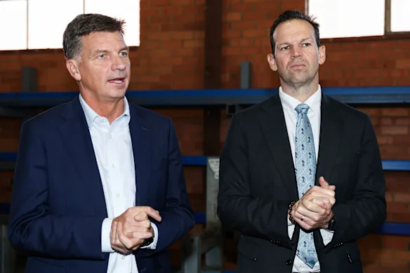 Viser vers le haut… Le chef libéral Angus Taylor et le chef des Nationaux Matt Canavan ont tous deux critiqué Barnaby Joyce.