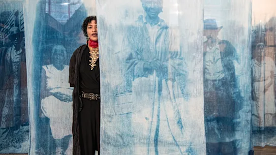 Aperçu de la 25ème Biennale de Sydney à White Bay Power Station Nikesha Breeze avec l'œuvre « Living Histories » 10 mars 2026 SMH