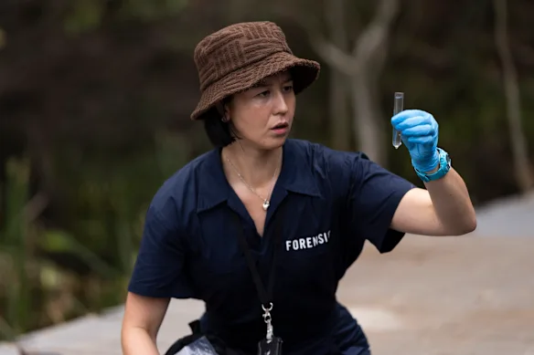 Nina Oyama est de retour dans le rôle d'Abby Matsuda, travaillant désormais dans la médecine légale.