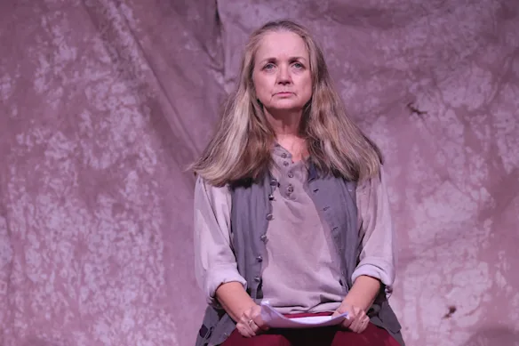 Dans Burnt Norton, Sandie Eldridge nous emmène faire une promenade dans le jardin. 