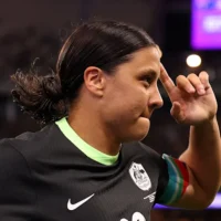 Répond à l&rsquo;absence de Sam Kerr à la conférence de presse avant la finale Matildas contre Japon