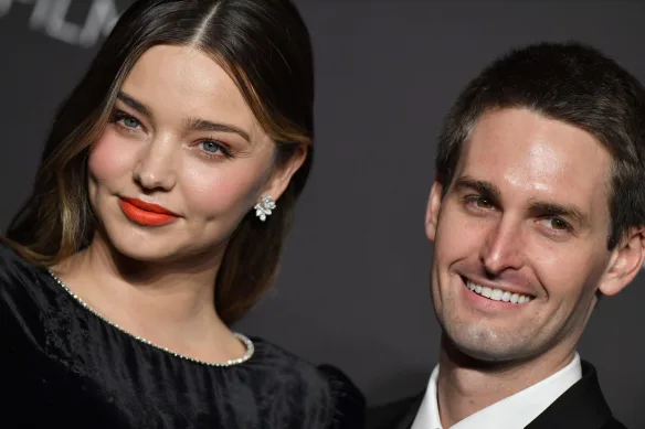 Kerr et son mari Evan Spiegel ont trois fils.