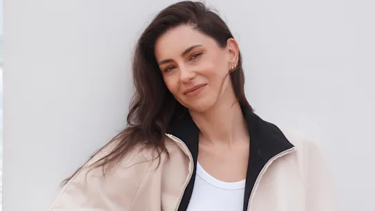 Veste et pantalon Acne Studios. Débardeur Alma Inès.