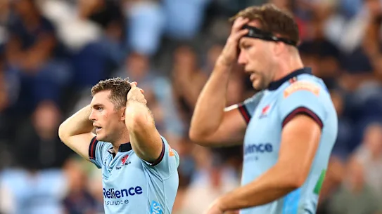 Waratahs Lawson Creighton et Angus Blyth tiennent la tête. Combien de temps les fans inconstants de rugby de Sydney soutiendront-ils l’équipe ?