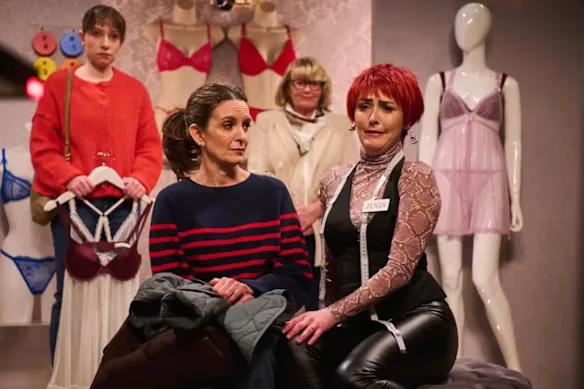 La comédienne américaine Tina Fey (à gauche) dans un sketch de Saturday Night Like UK. 