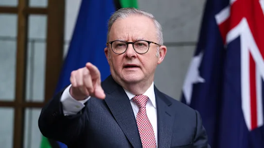 Le Premier ministre Anthony Albanese fait face à des vents contraires extraordinaires.