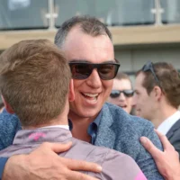 Les entraîneurs de chevaux ont été condamnés à des amendes par le Victorian Racing Tribunal après que des chevaux ont été testés positifs à un médicament contre le cancer du sein.