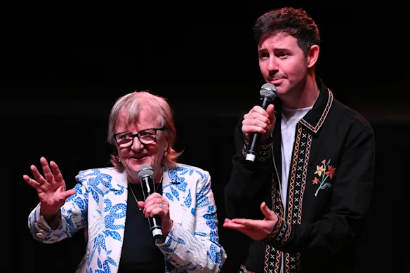Les comédiens australiens Denise Scott et Nath Valvo lors du lancement du Comedy Festival lundi.