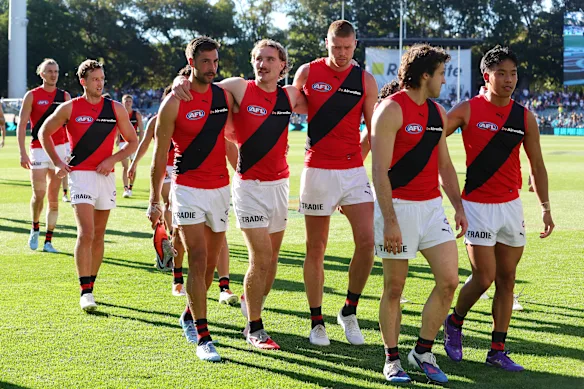 Peter Wright (troisième à partir de la droite) fait partie de ceux dont la place sera examinée de près.