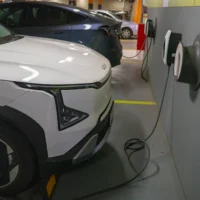 Des systèmes de recharge ultra-rapides pour rivaliser avec les temps de ravitaillement en combustibles fossiles