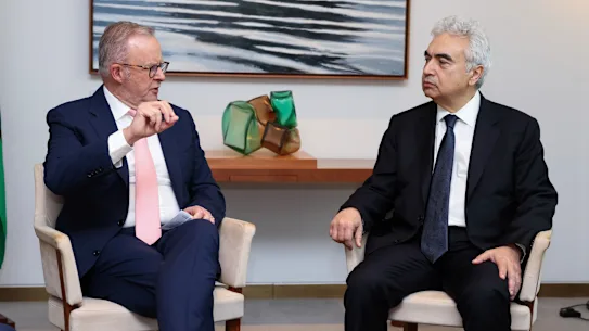 Le Premier ministre Anthony Albanese et le chef de l'Agence internationale de l'énergie, Fatih Birol.