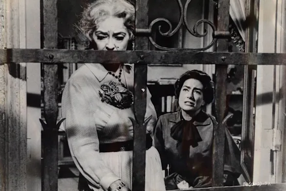Joan Crawford (à droite) avec sa co-star Bette Davis dans Qu'est-il arrivé à Baby Jane ?