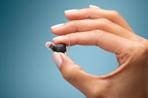 Les aides auditives « Oticon Zeal » d'Audika.