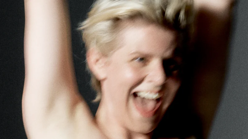 La pop star devient excitée et philosophique