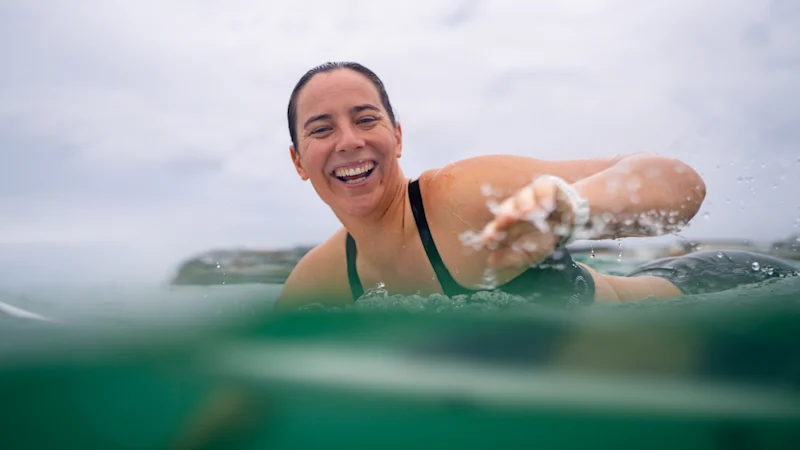L'ancienne championne du monde de surf Tyler Wright a eu du mal à s'asseoir ou à se tenir debout pendant des mois – mais le surf continue de la ramener