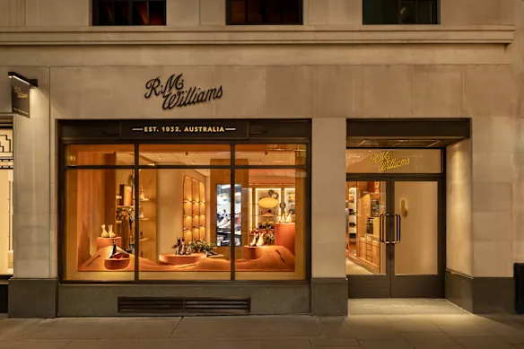 Le magasin phare britannique de RM Williams au Royaume-Uni propose la plus grande gamme de bottes disponibles au monde.