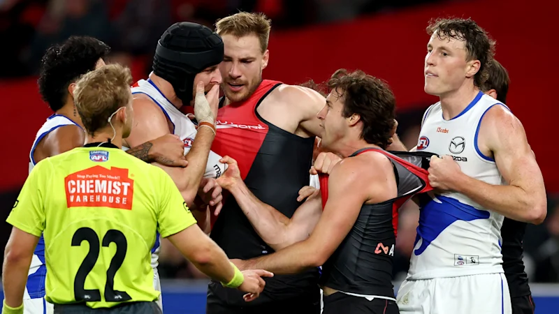Un horrible incident impliquant Tristan Xerri et Andrew McGrath détourne l'attention de la victoire des North Melbourne Kangaroos contre les Essendon Bombers.