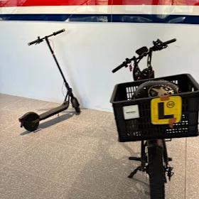 Apprenant : Les Roosters peuvent désormais plaisanter sur la blessure de Billy Smith en vélo électrique.