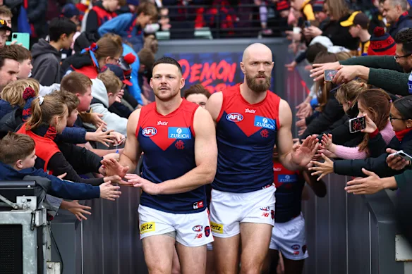 Gawn avec Steven May (à gauche), qui a pris sa retraite à la veille de la saison pour des raisons personnelles. 