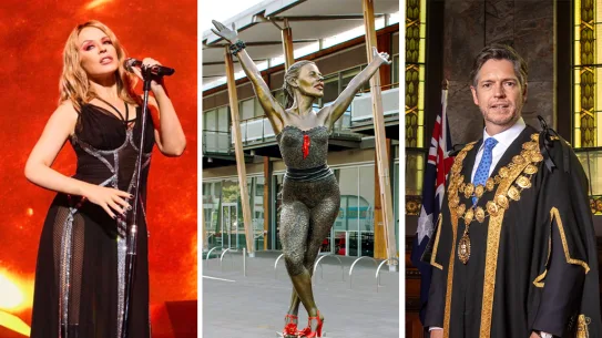 Kylie Minogue est revenue sur une scène de Melbourne jeudi soir alors que sa statue approchait d'une décennie passée entreposée, mais le maire de Melbourne, Nick Reece, souhaite qu'elle revienne à la vue du public.