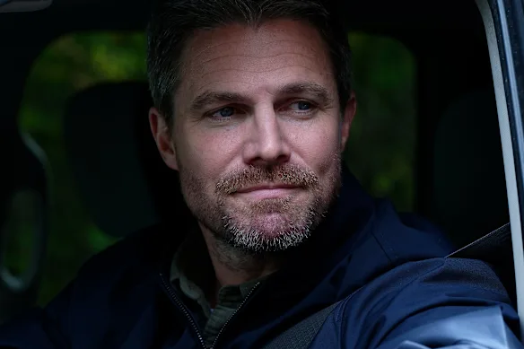 Stephen Amell joue dans The Borderline.
