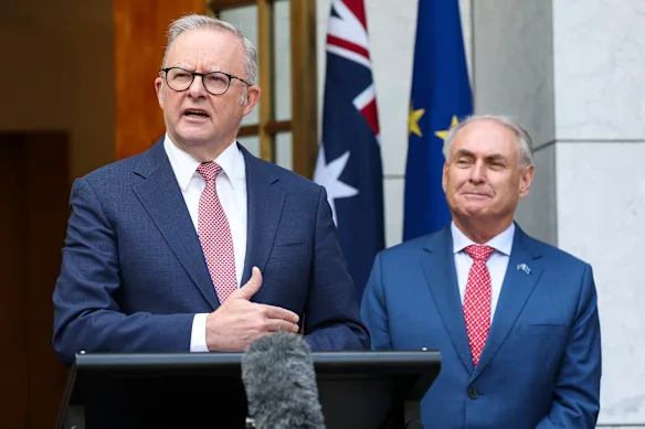 Le Premier ministre Anthony Albanese et le ministre d'État spécial Don Farrell.