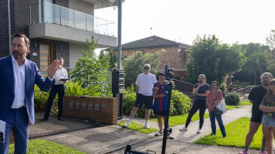 Le taux de liquidation des enchères de février était inférieur à 70 pour cent. 