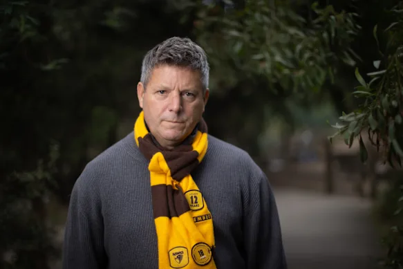 Le fan de foot, Rodney Tingel, pourrait être le faucon dans la mine de charbon de la « footyflation ». 