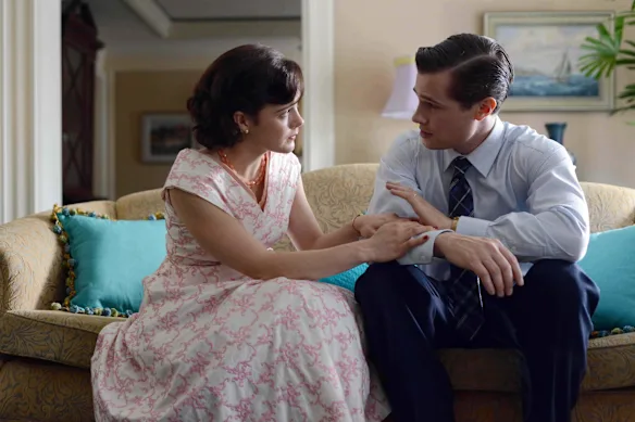 Arianwen Parkes-Lockwood et David Berry dans le rôle d'Olivia et James dans A Place to Call Home. 