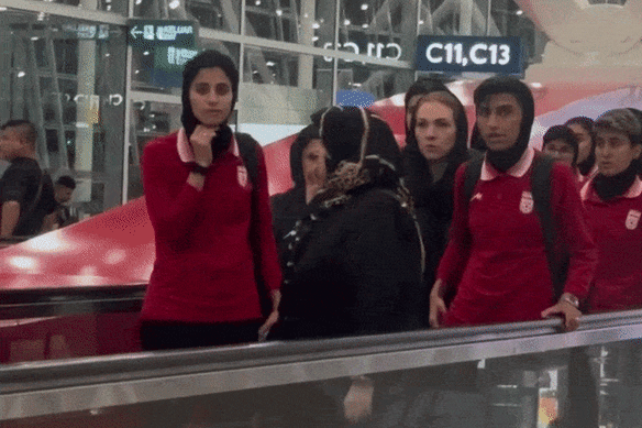 L'équipe féminine iranienne de football arrive à Kuala Lumpur mercredi matin.