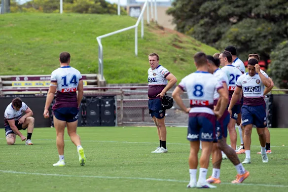 Jake Trbojevic prend une pause à l'entraînement de Manly lundi.
