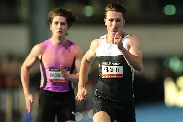 Lachlan Kennedy s'est enfui pour remporter le 100 mètres au Maurie Plant Meet.