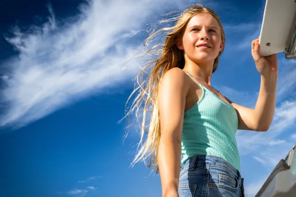 Alyla Browne joue dans Whale Shark Jack.