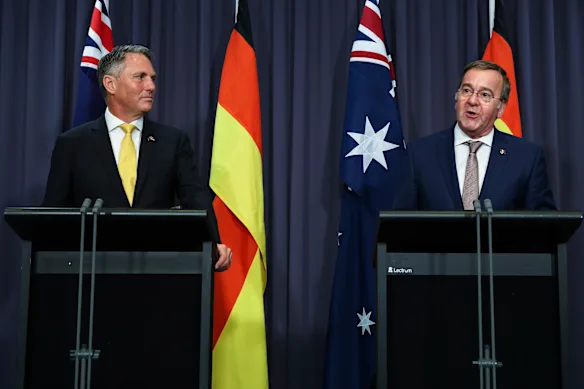 Le ministre de la Défense Richard Marles (à gauche) avec son homologue allemand Boris Pistorius, lors d'une conférence de presse conjointe au Parlement jeudi.