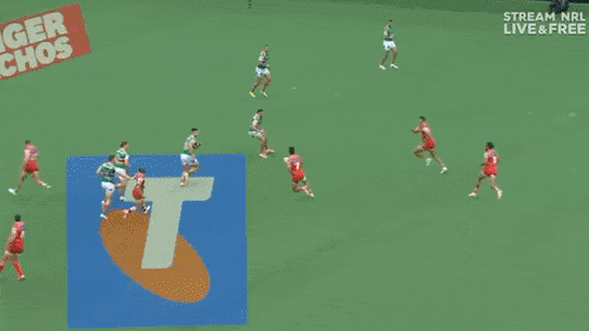 Kulikefu Finefeuiaki marque contre les Rabbitohs.