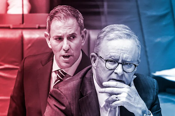 Le trésorier Jim Chalmers et le premier ministre Anthony Albanese. Plus que tout autre facteur, les Australiens blâment le gouvernement pour la hausse des coûts.