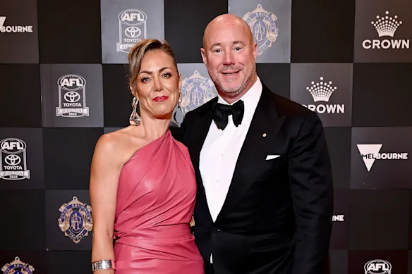 Cate et Luke Sayers lors de la cérémonie de la médaille Brownlow en septembre 2024, trois mois avant que le scandale photo n'éclate.