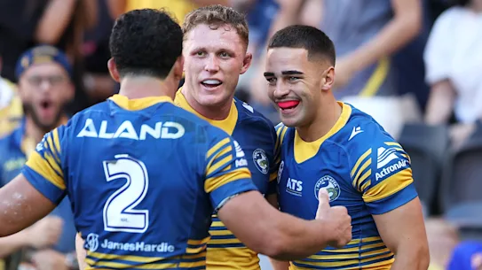 Les Eels célèbrent un essai de Tallyn Da Silva (à droite).