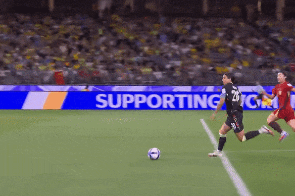 Sam Kerr marque pour les Matildas contre la Chine.