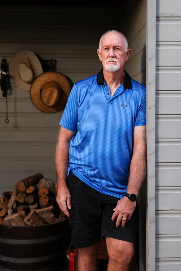 John Bell, 68 ans, agriculteur de Goulburn, porte des appareils auditifs presque invisibles.
