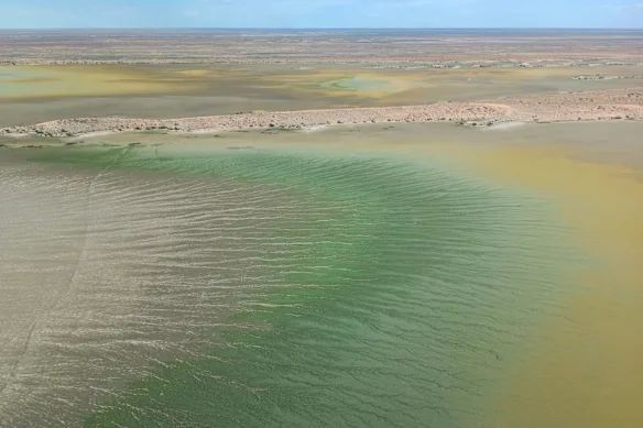 Inondations du lac Eyre/Kati Thanda vues du ciel en octobre. 