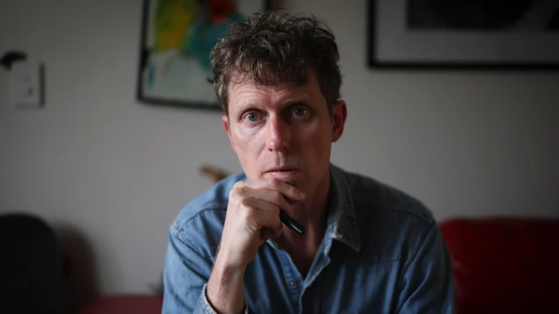 Le spectacle du comédien Porepunkah Melbourne Comedy Festival évolue après le tournage de Dezi Freeman