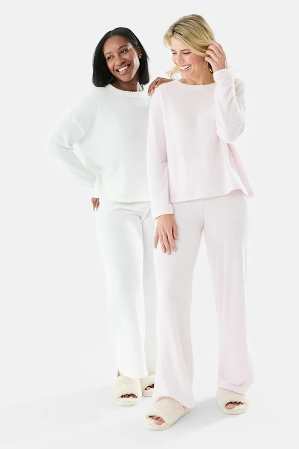 Choisi pour elle, pas seulement pour maman. Une couche douillette qui reflète son style, son confort et les détails que vous avez toujours remarqués.