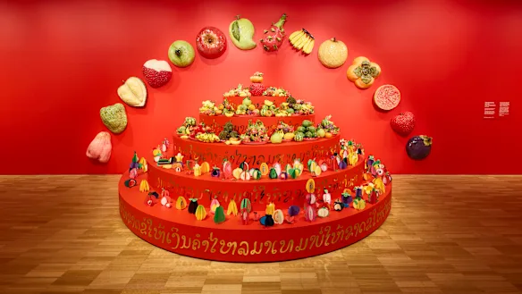 Le sanctuaire des fruits de Mechelle Bounpraseuth à la Art Gallery of NSW