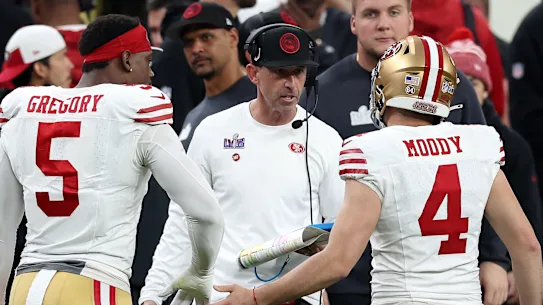 L'entraîneur-chef des 49ers, Kyle Shanahan, n'est pas très satisfait de la durée du premier match de la NFL au MCG.