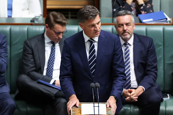 Le chef de l'opposition Angus Taylor.